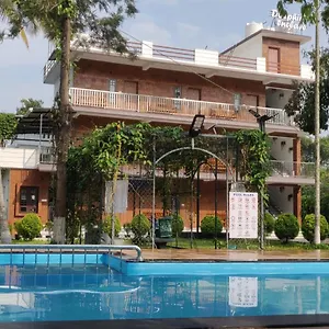 https://dolphin-enclave-service-studio-apartments.kerala-hotels.net