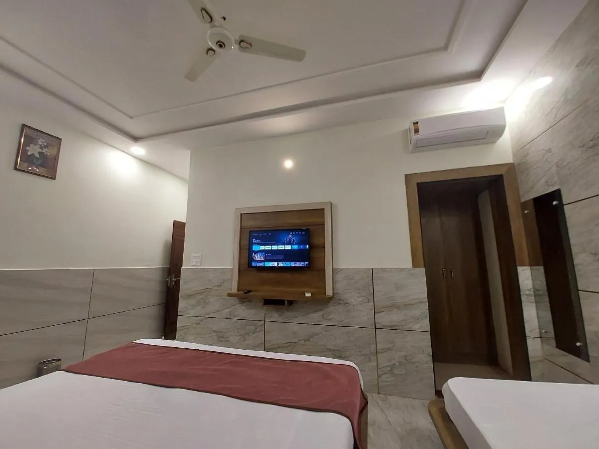 Taj Nice Point Manage By Taj Sunrise Group Agra  Δωμάτια σε οικογενειακή κατοικία
